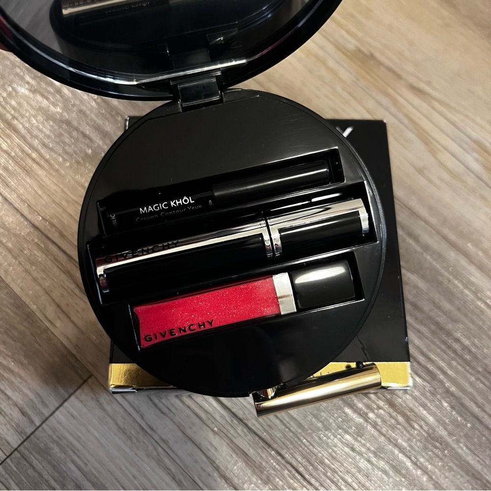 Givenchy Glamour On The Go Travel Set Makeup - Picture 6 of 7